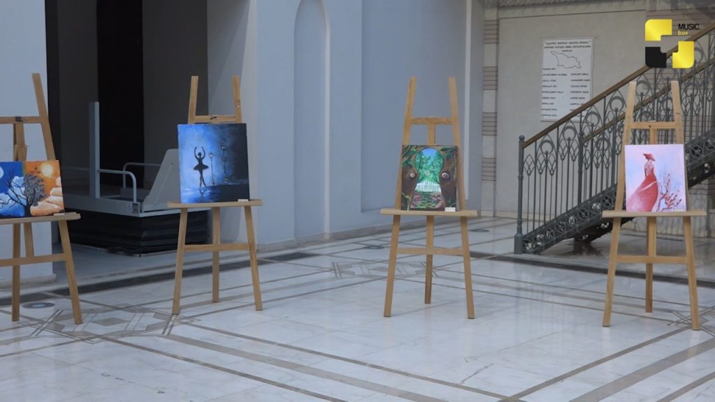 „ემოციების ფერები“ ახალგაზრდა დიპლომატის გამოფენა, რომელიც ევროსაბჭოს სესიებს ეძღვნება