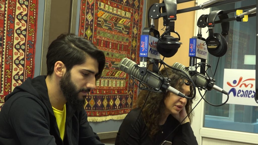 მცირეხნიანი პაუზის შემდეგ გიორგი კელაპტრიშვილი რადიო “არ დაიდარდოს” ახალი სიმღერით ესტუმრა