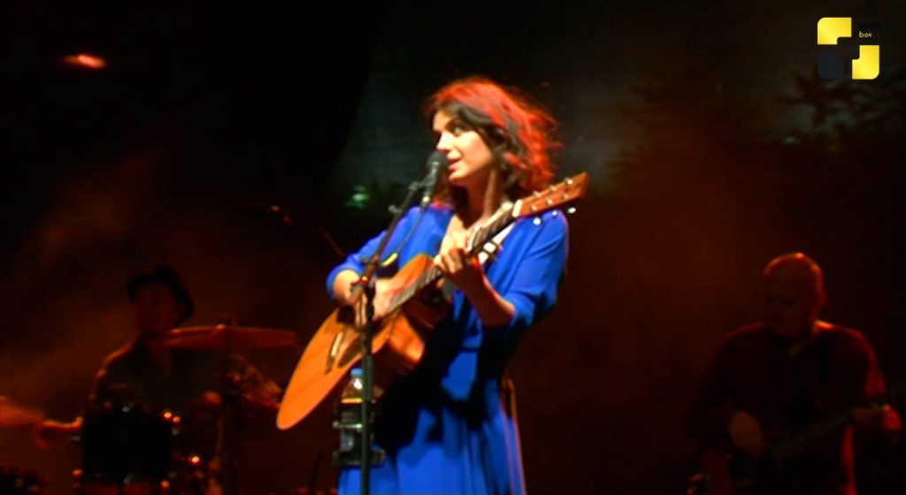 ქეთი მელუას ხმა თბილისის ცის ქვეშ და ევროპის მოედანზე შეკრებილი უამრავი მელომანი