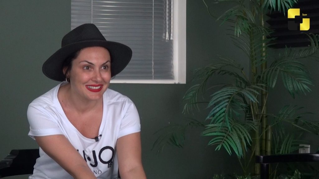 მაკა ზამბახიძე დაგეგმილი კონცერტებისა და შვილის შესახებ ჩვენი კამერების წინ ალაპარაკდა