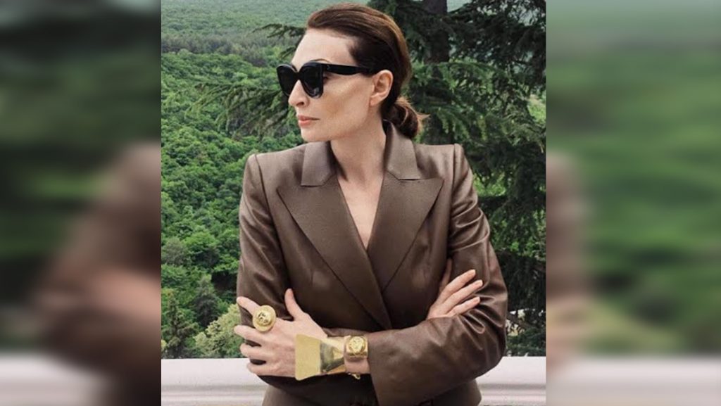 ფოტო: სოფო ჭყონიას ტრენდული აქსესუარები, რომლებიც ნინო ჩუბინიშვილმა შექმნა