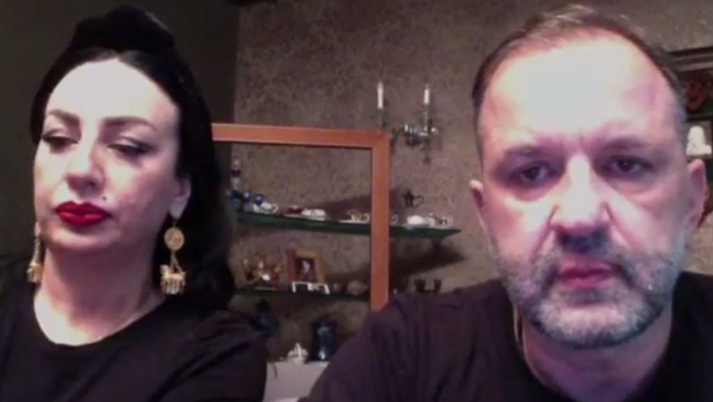 ლელა წურწუმიამ ლაივის საშუალებით ასობით კითხვას უპასუხა და სიმღერები შეასრულა