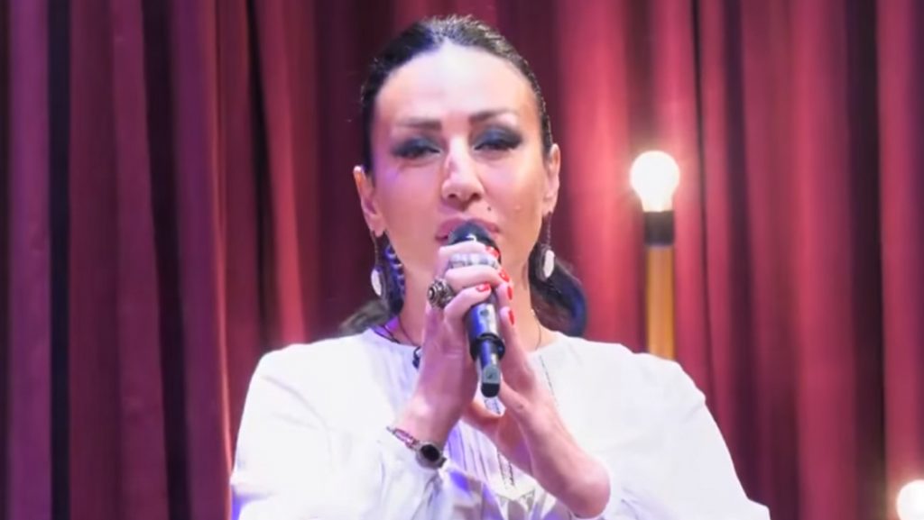 ვიდეო: ლელა წურწუმიას ახალი შესრულება – “სულელი წვიმა”