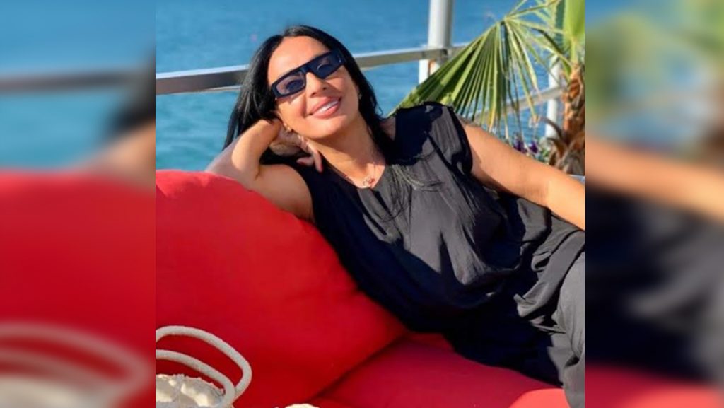 ვიდეო: გადაჭედილი კლუბი ლელა წურწუმიას კონცერტზე