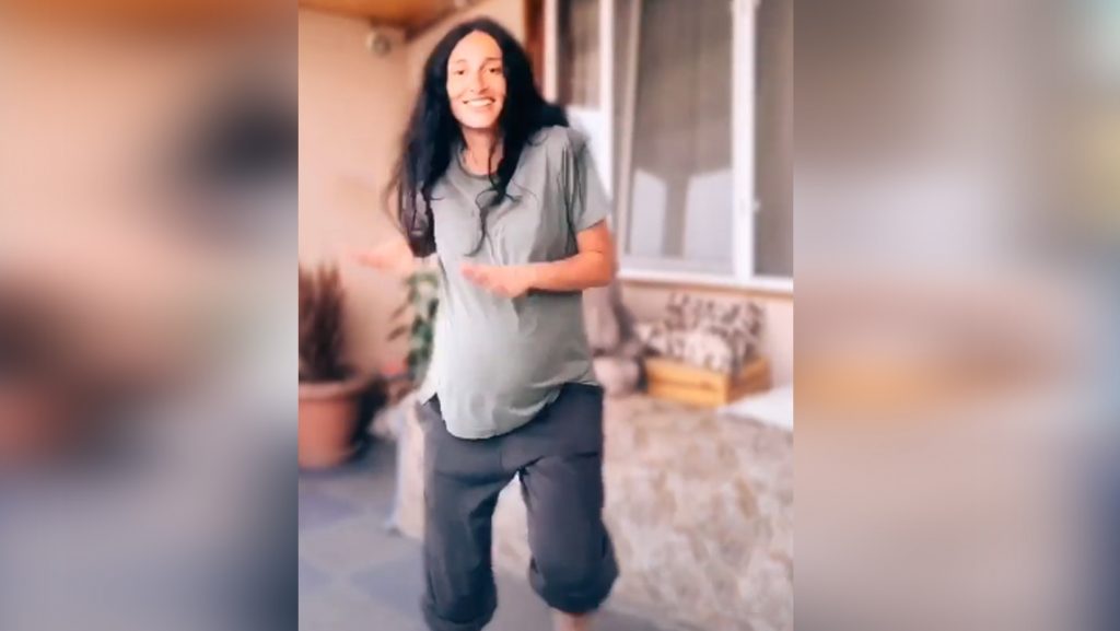 ვიდეო: 40 კვირის ორსული რუსკა მაყაშვილის ენერგიული ცეკვა