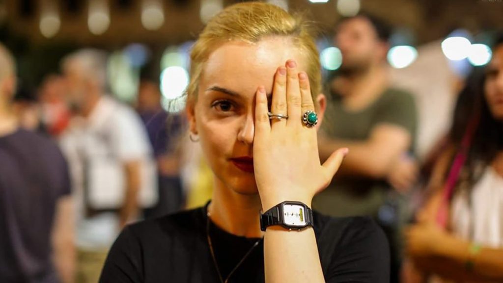 სოფო ბათილაშვილმა აქციაზე „ჰერიო, ბიჭებო“ შეასრულა (ვიდეო)