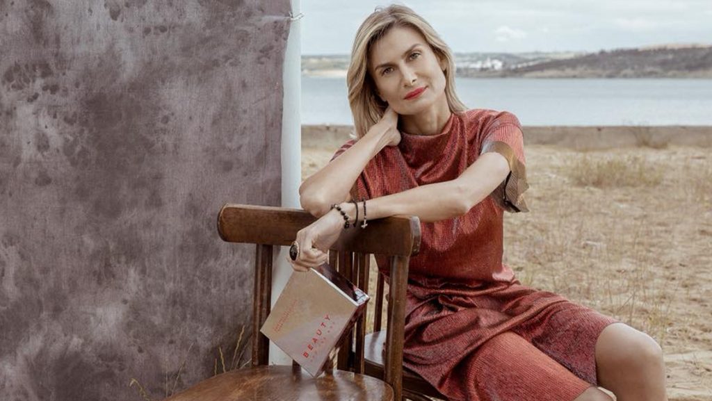 რა უდევს ჩანთაში თეონა თავართქილაძეს და რა უნდა იქონიოთ ხელის სანიტაიზერთან ერთად აუცილებლად